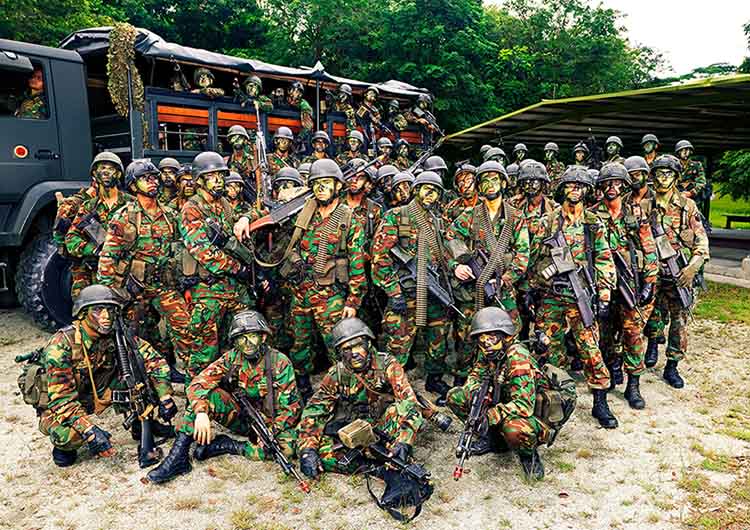 Jing Quek, 'Singapore Idols – Army Boys', 2006.